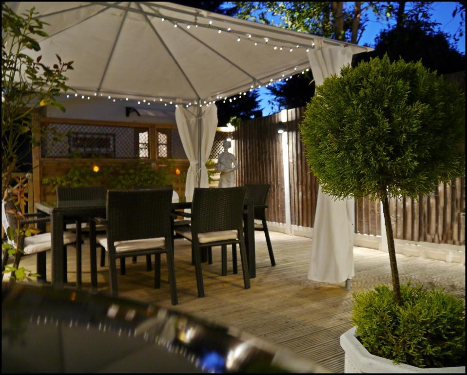 London Malvern Road Rooms To Let Exteriör bild